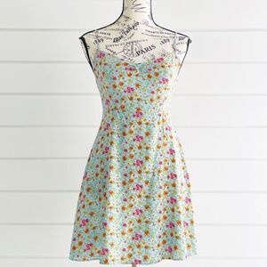 Forever 21 Floral Lightweight Ditsy Summer Mini Dress Size Small